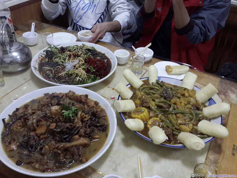 晚饭，东北餐馆的这个分量真的震惊了