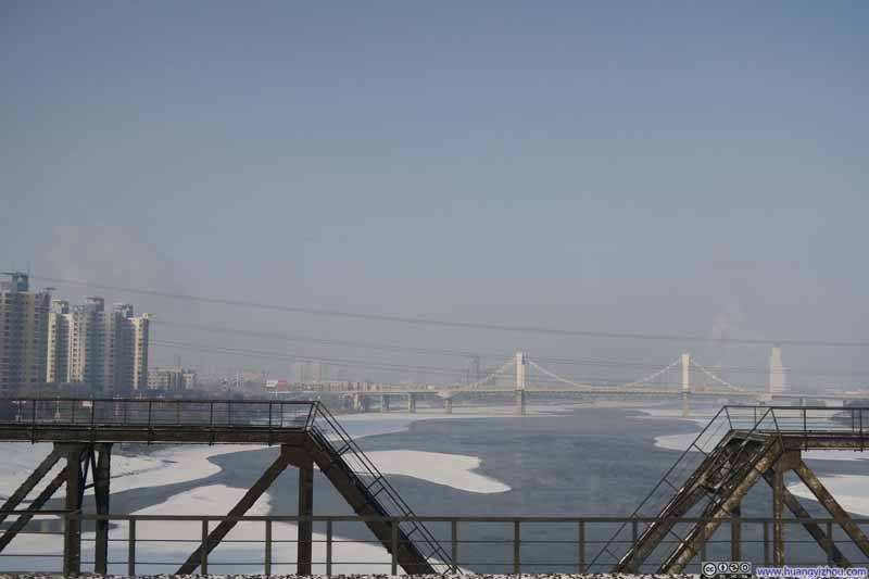 吉林市区，跨过松花江