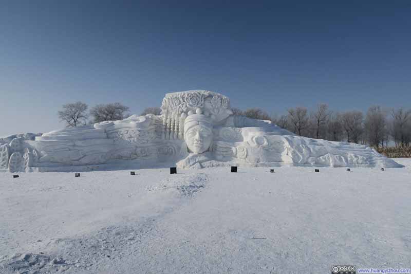 雪雕，明显和满族的乌拉街镇有关（乌拉街是满族起源地之一）