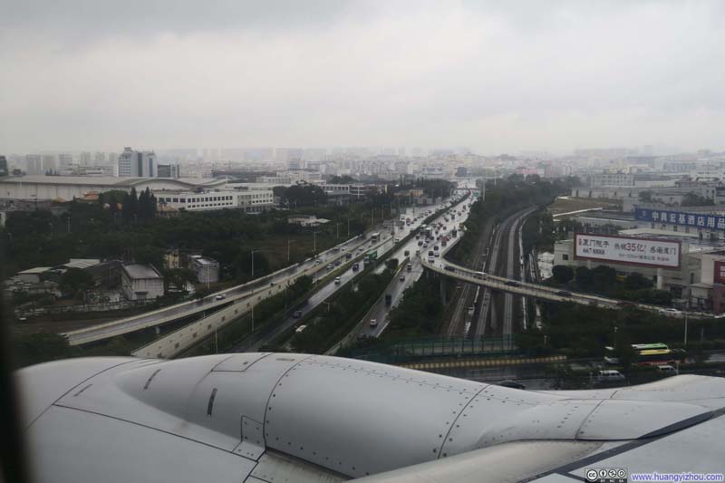 机场西面的快速路,回程在厦门骑环岛的时候在这条路上找个能横穿的立交桥那个辛苦啊。