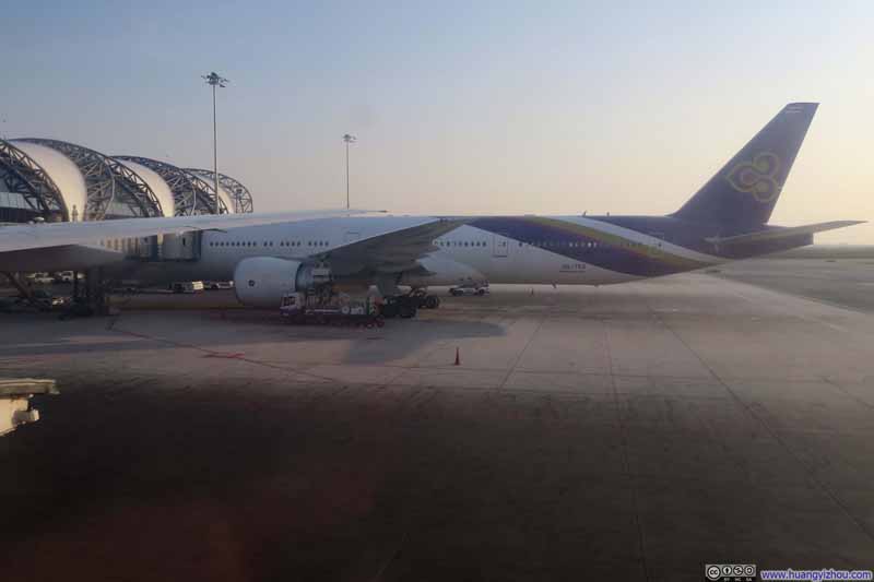 旁边是773ER