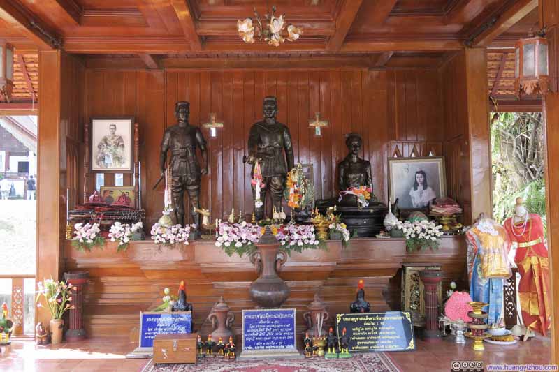 Wat Nam Hu的水上小屋
