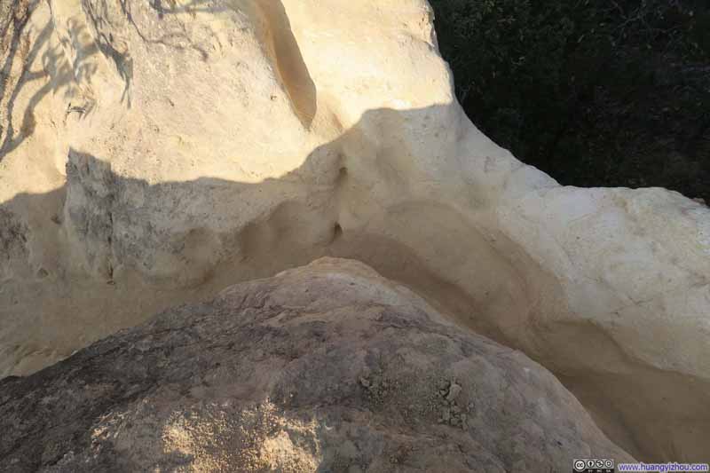 Pai Canyon,前面有一段要通过这里下去,当时觉得这里太陡加上不像弄脏手,于是作罢