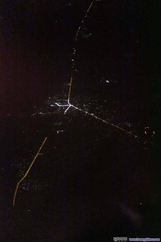 Khok Samrong区中心，两条路交会的地方