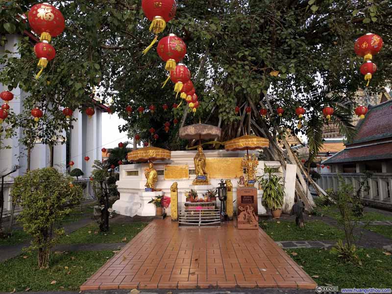 卧佛寺内的春节装饰, Missakawan Park