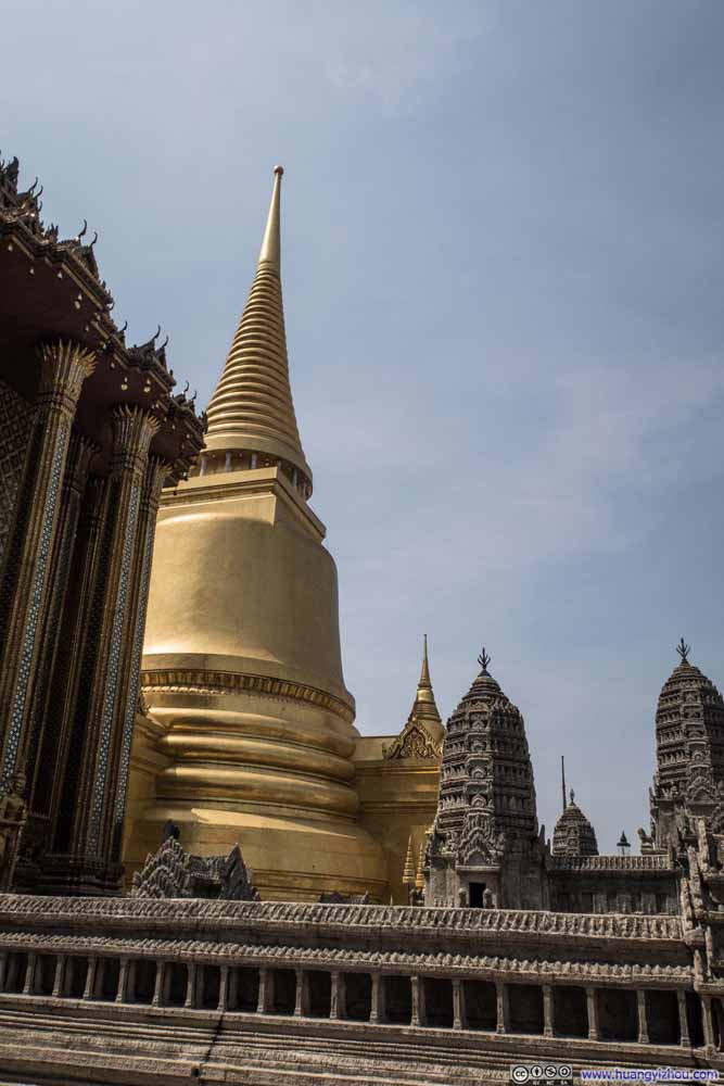 Phra Si Rattana Chedi和吴哥窟模型