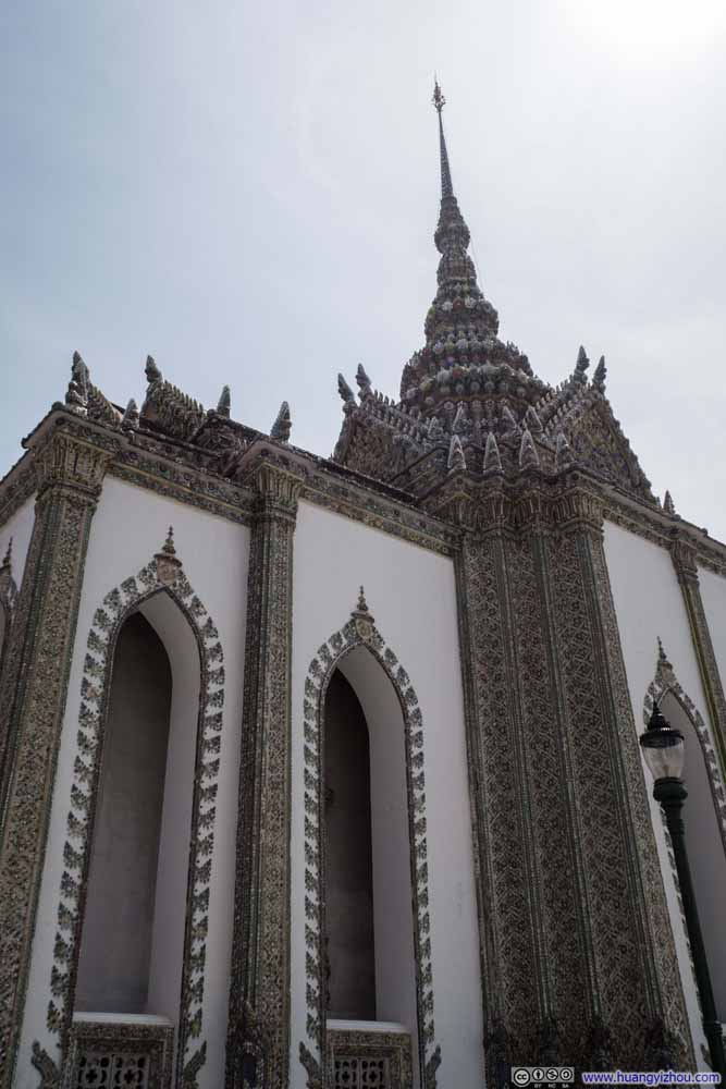 玉佛寺内，Phra Sawet Kudakhan Wihan Yot