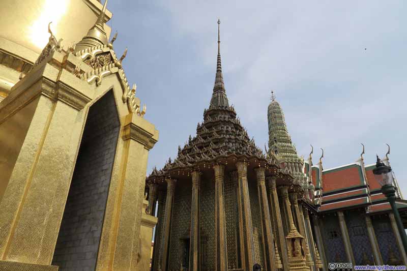 Phra Si Rattana Chedi与Phra Mondop与Prasat Phra Thep Bidon