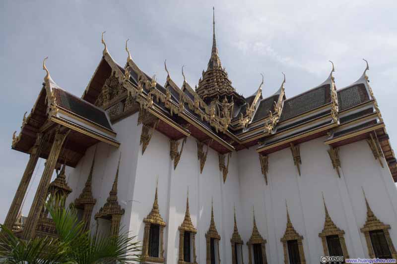 Phra Thinang Dusit Maha Prasat