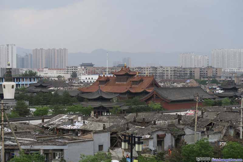 从大同东城墙上看到的法华寺。