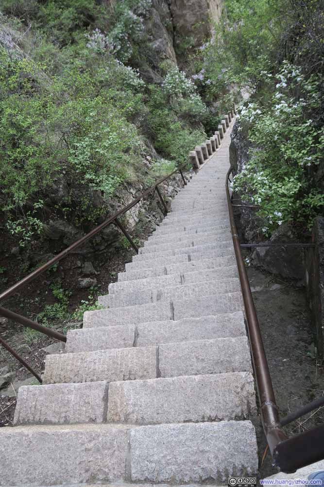 走过的这一段路大概有50°的坡度