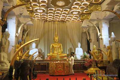 Buddha Statues in Temple of the Tooth Museum