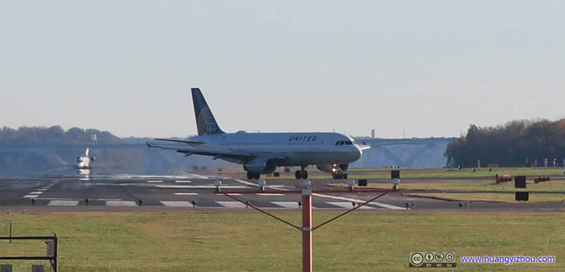 United A320 Landing