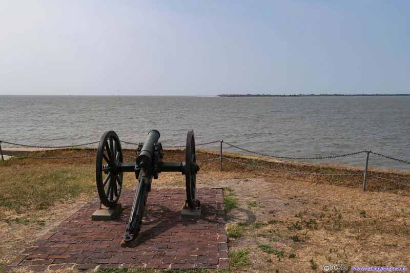 Cannon Aimed at Morris Island