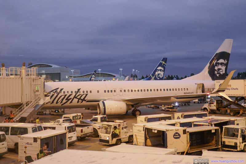 Alaska Airlines B738 (N546AS)