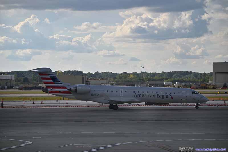 American Eagle CRJ700 (N517AE)