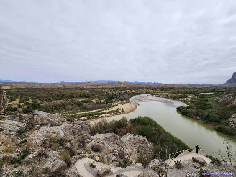 Rio Grande and Distant Fields