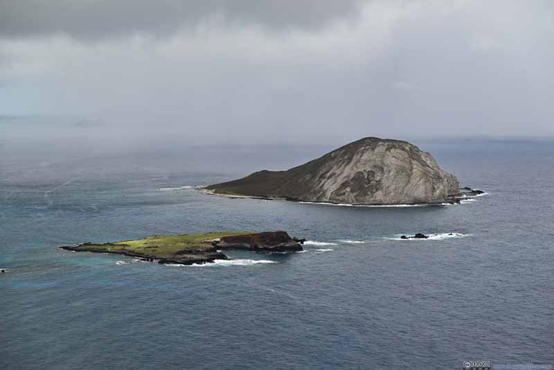 Kāohikaipu and Mānana Islands