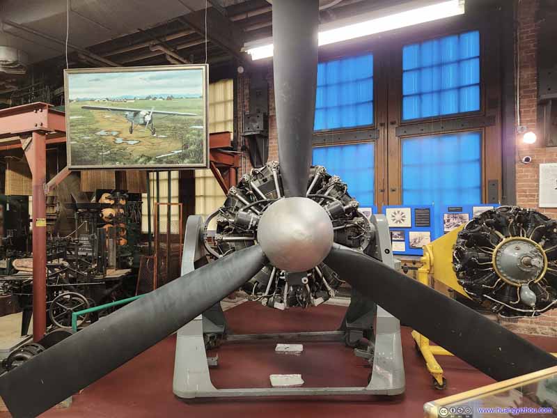 Model of Wrights Whirlwind J-5 Engine
