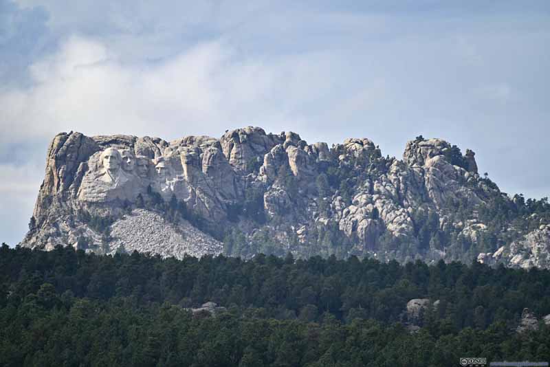 Distant Mount Rushmore
