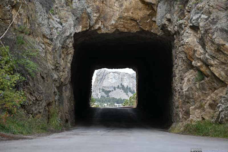 Mount Rushmore through Doane Robinson Tunnel