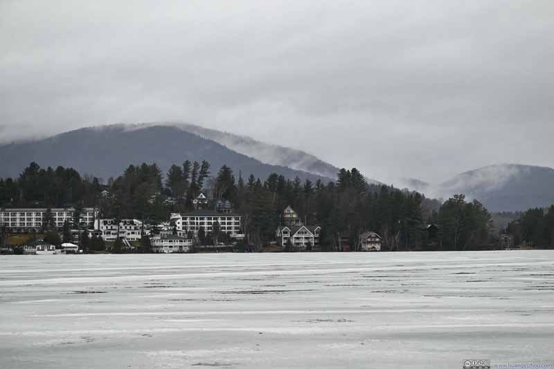 Smoky Mountains behind Lakefront Villas