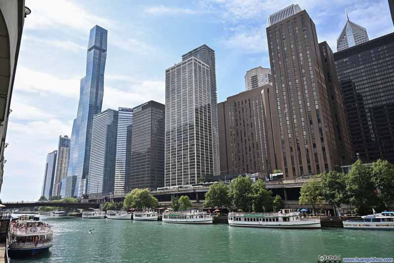 Buildings along Chicago River