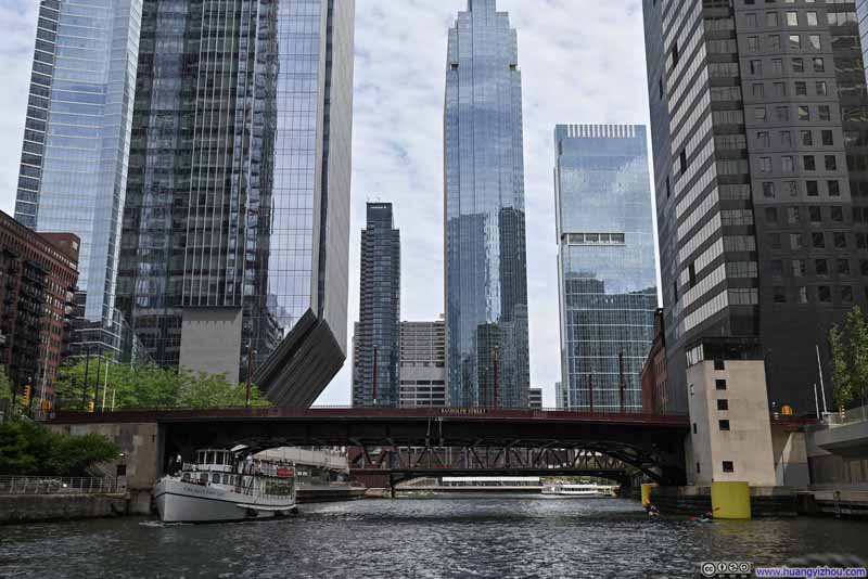 Buildings along Chicago River