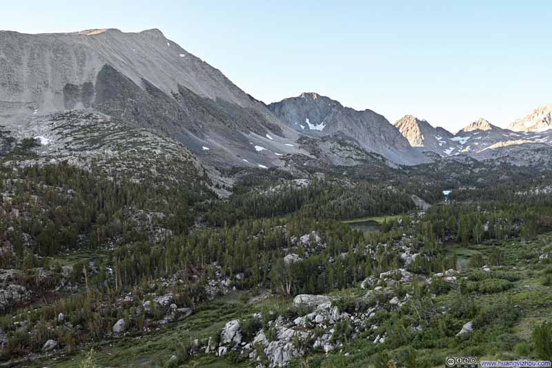 Mountains surrounding Little Lakes Valley