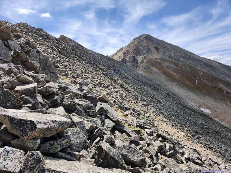 Sidehilling towards Huron Peak