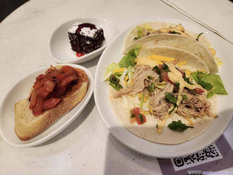Dinner at The Club Las Vegas Airport