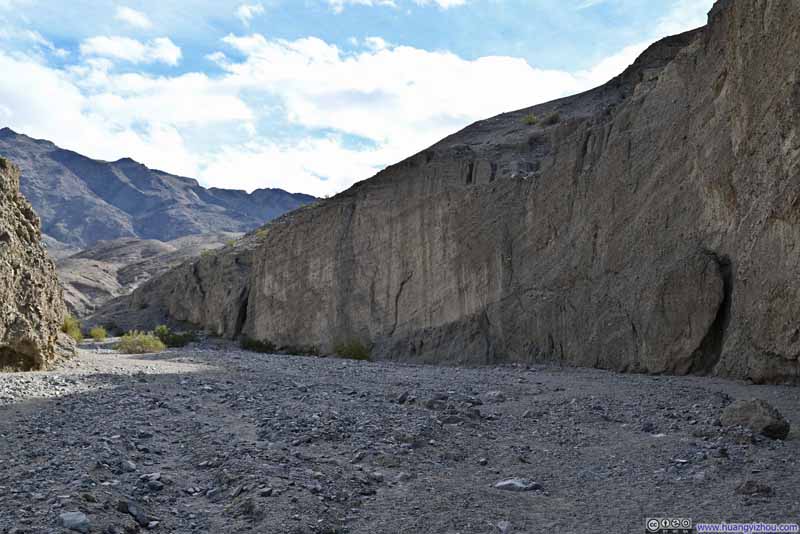 Walls of Sidewinder Canyon