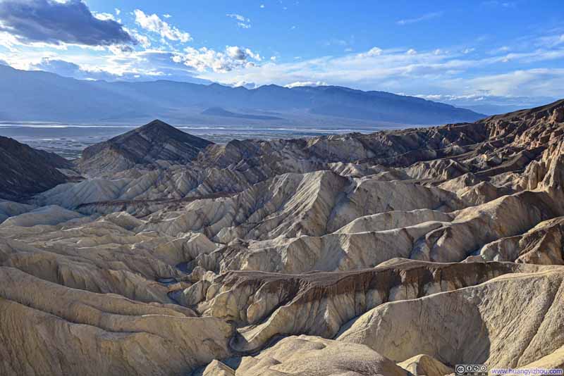 Badlands around Golden Canyon
