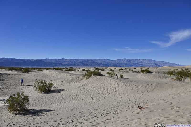 Sand Dunes before Cottonwood Mountains