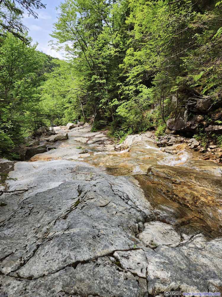 Cascades along Dry Brook