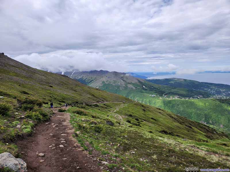 Trail from Rabbit Valley to Flattop Mountain