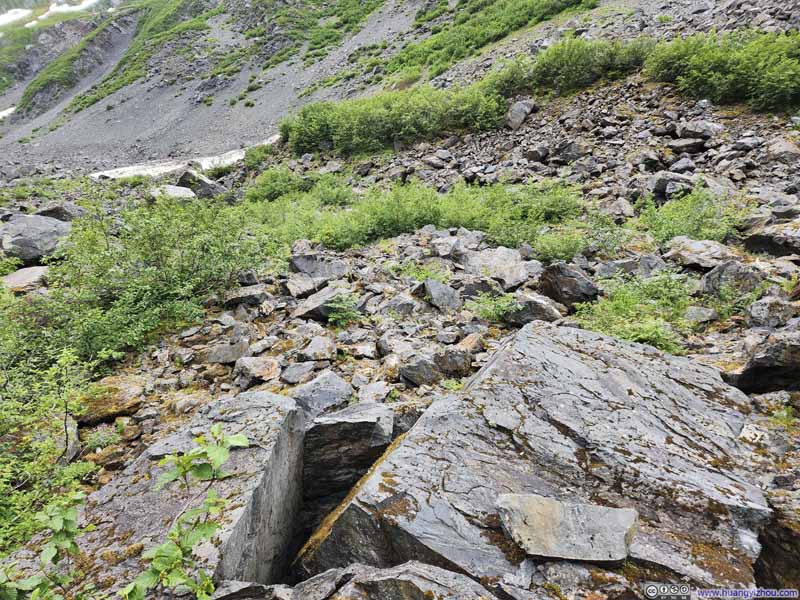 Boulders along Path to Byron Glacier