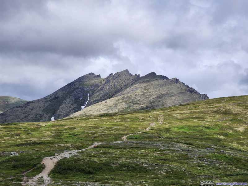 Trail to Blacktail Ptarmigan Rocks
