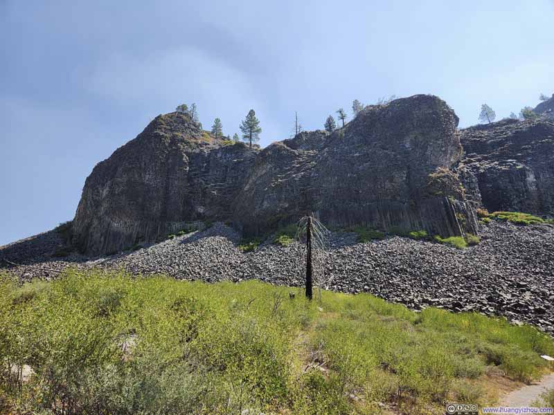 Columns of the Giants