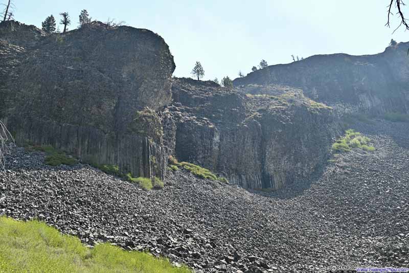 Columns of the Giants