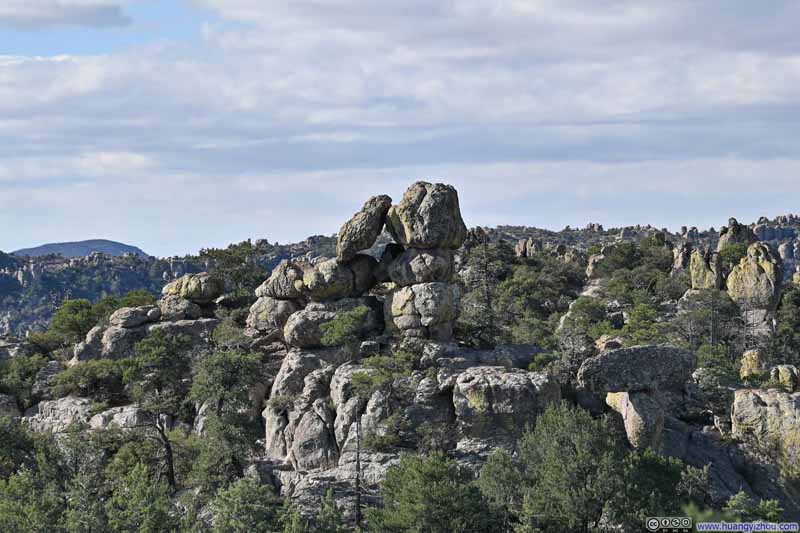 Rocks with Opening in Middle