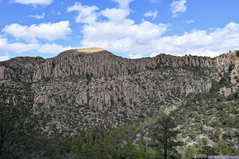 Hoodoos across Rhyolite Canyon