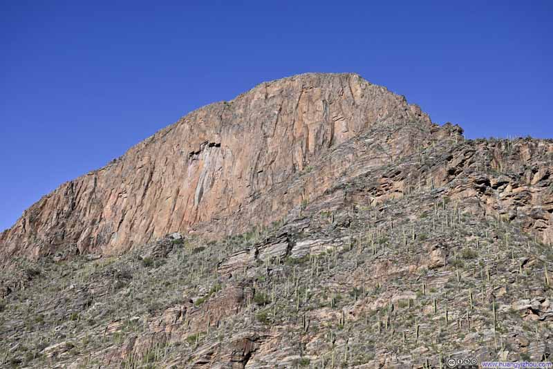 Cliff along Finger Rock Canyon