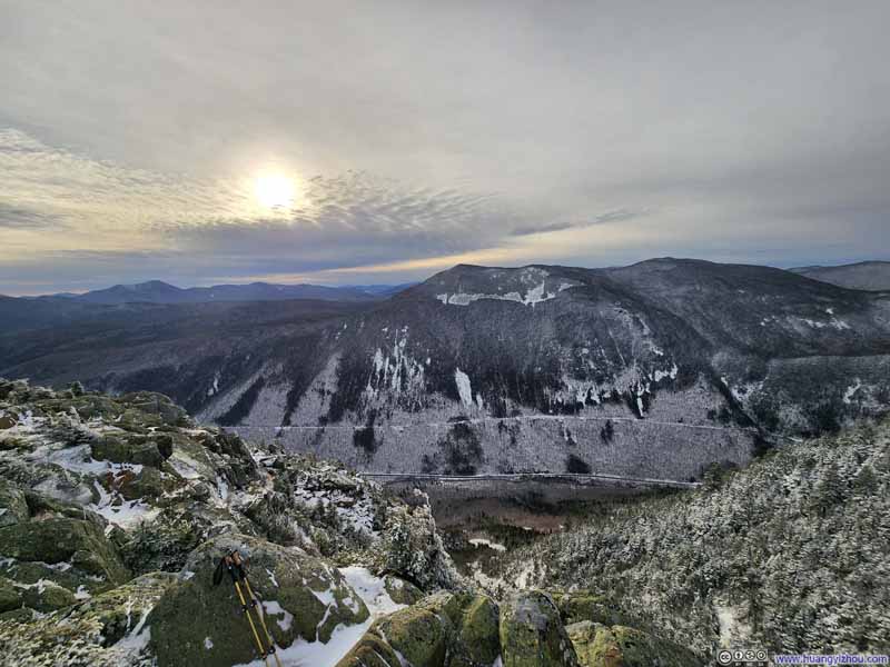 Mt Willey across Crawford Notch