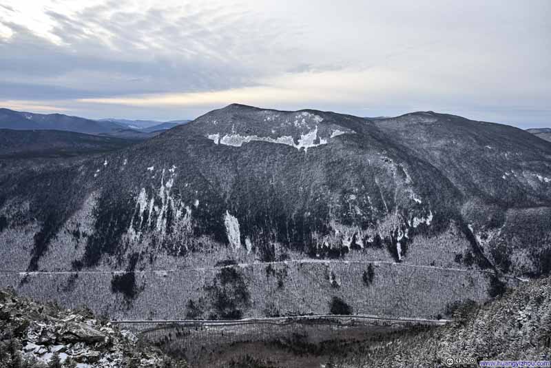 Mt Willey across Crawford Notch