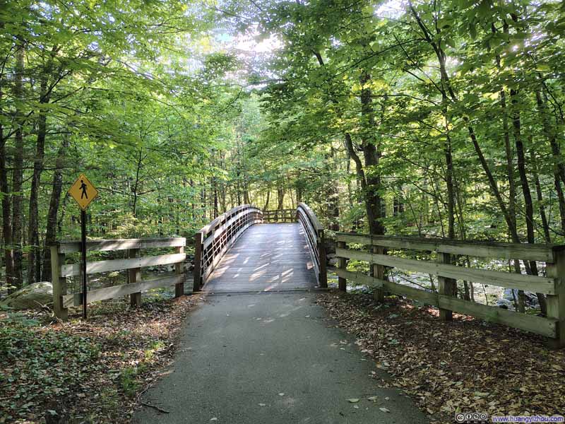 Footbridge across Pemigewasset River