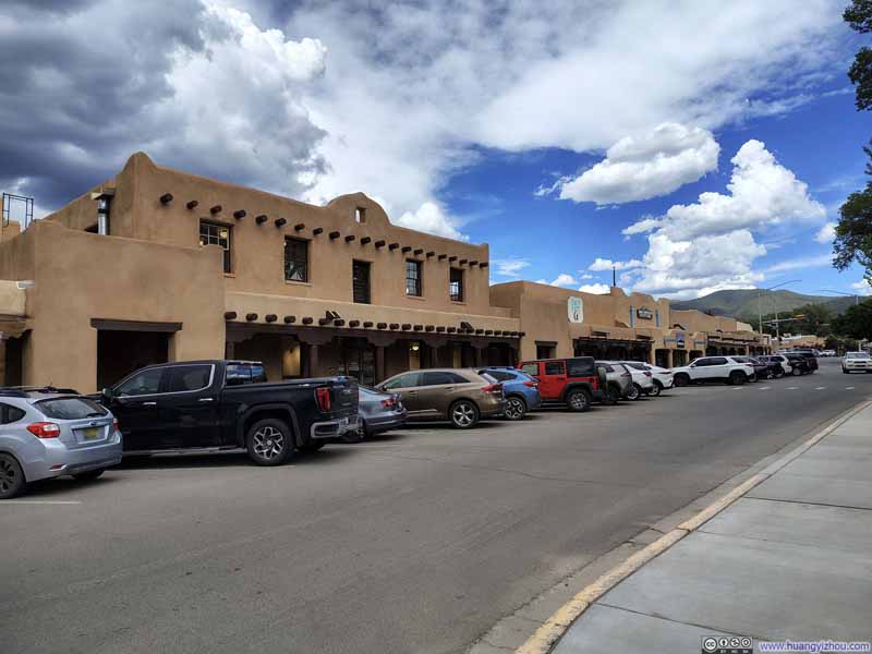 Shops around Taos Plaza