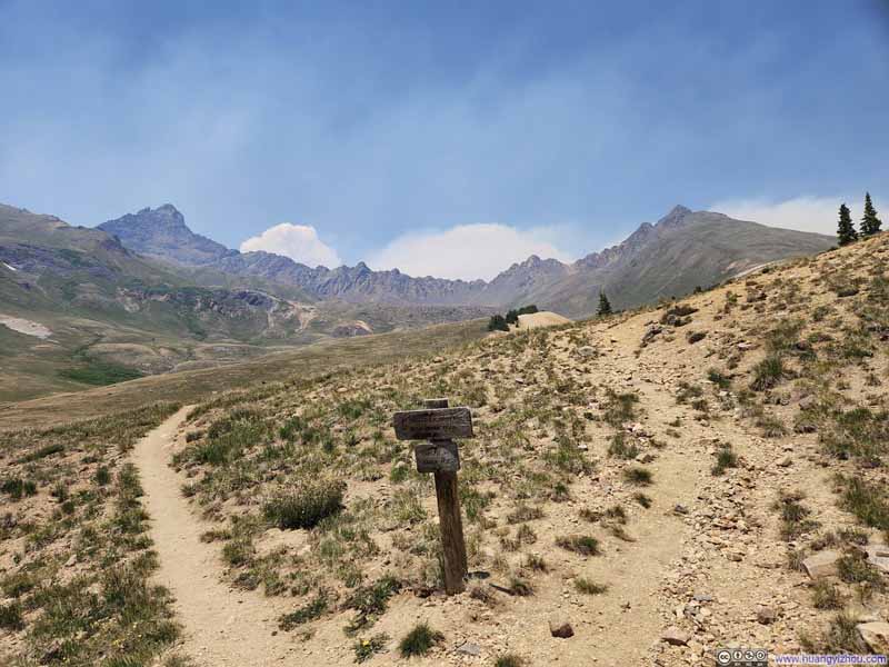 Ridgeline between Wetterhorn and Matterhorn against Wildfire Smoke