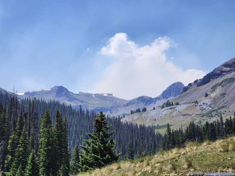 Mountains against Wildfire Smoke