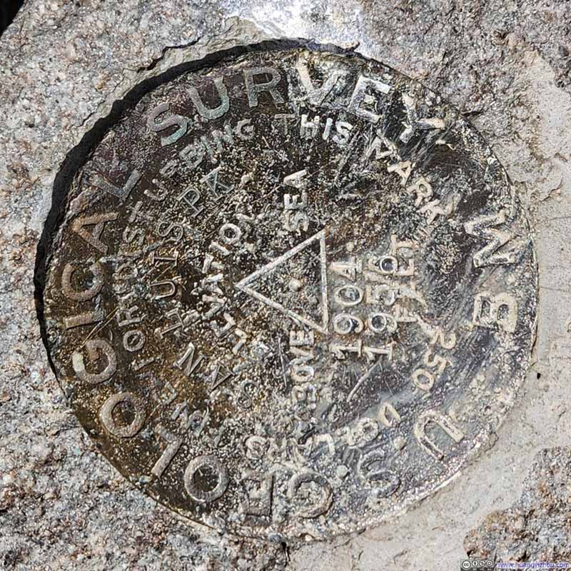 Summit Marker